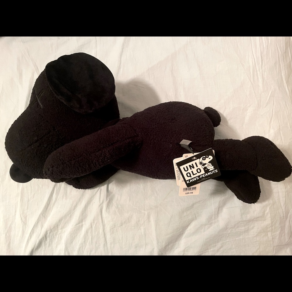 Uniqlo KAWS x PEANUTS Snoopy Plush [NWT]